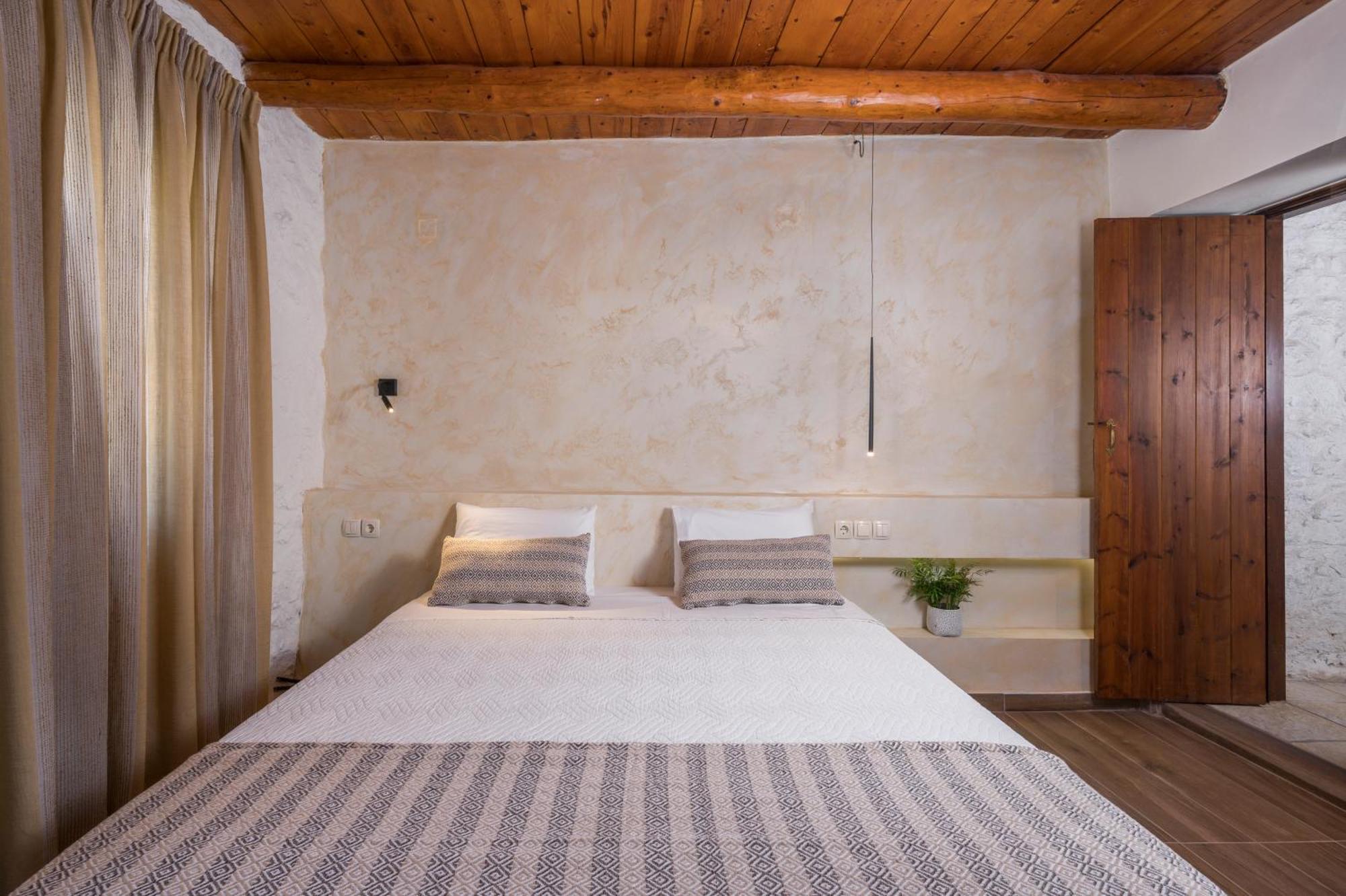 Kontis Village Fílippos Rom bilde